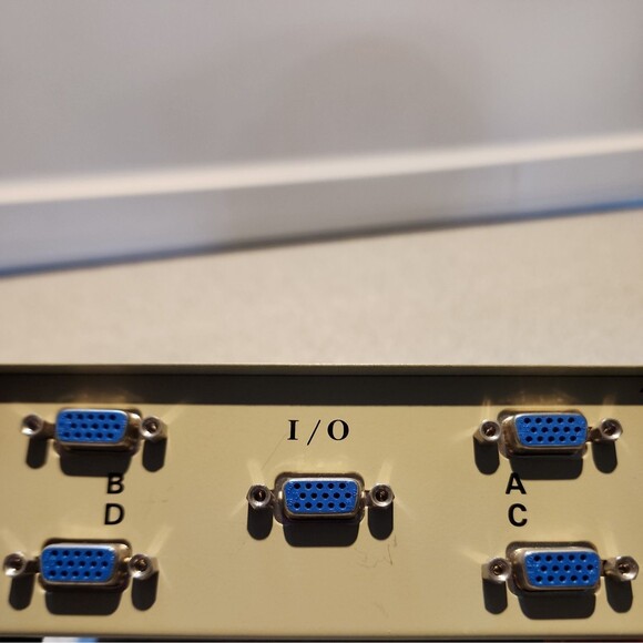 Data Switch - Four Way - Picture 6 of 6